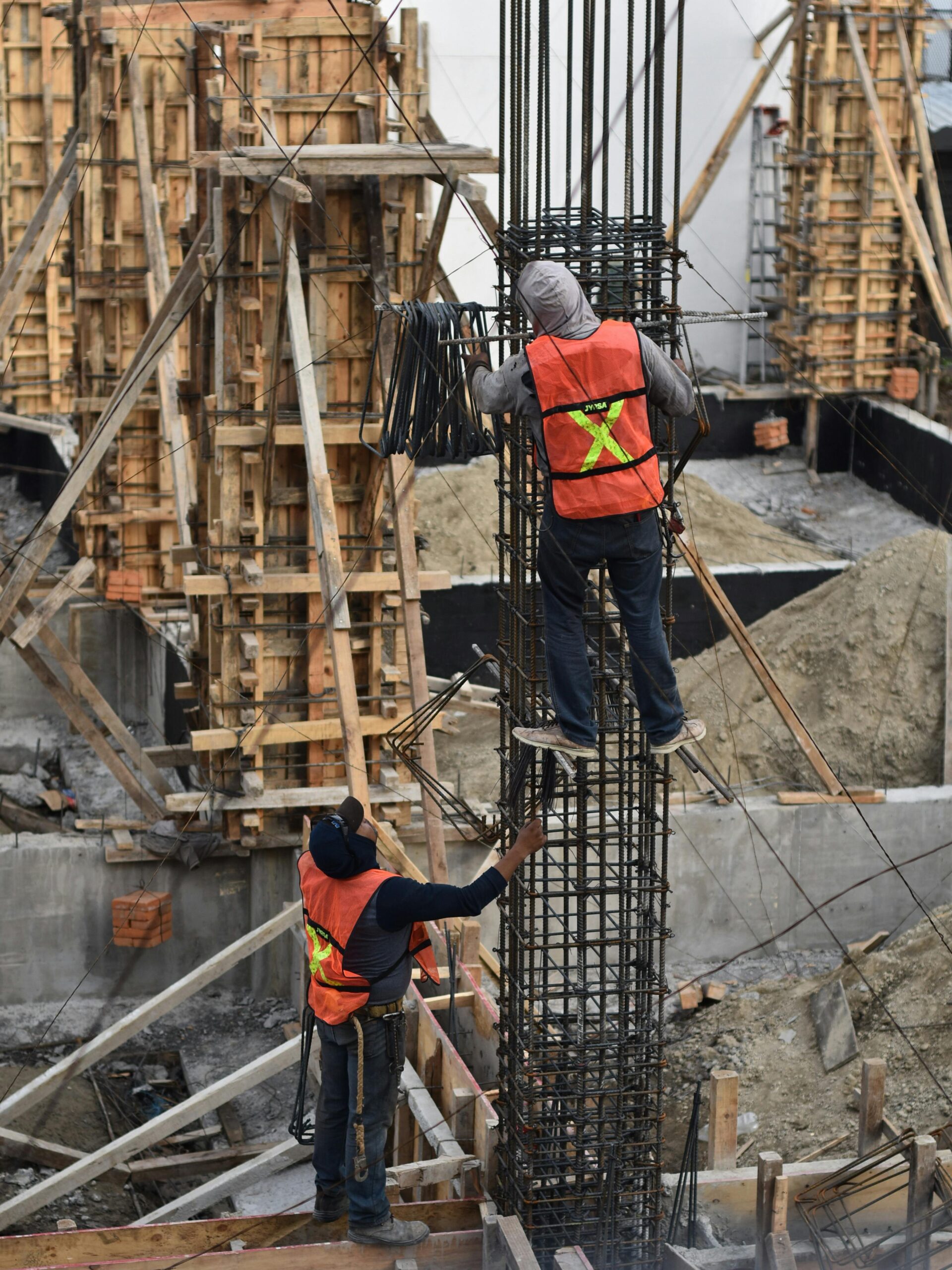 Project showcase and portfolio architecture for construction website design